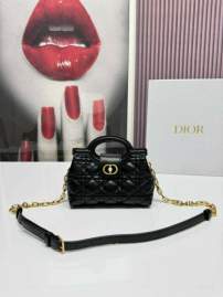 Picture of Dior Handbags _SKUfw239292278fw